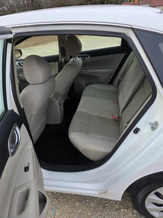 2015 Nissan Sentra 8th Gen - Image 6 of 10