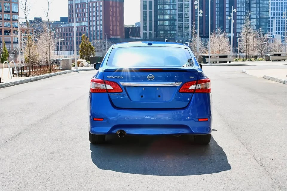 2015 Nissan Sentra 7th Gen - Image 5 of 9