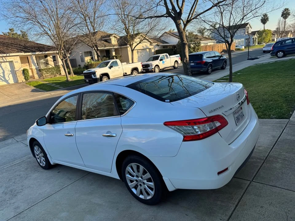 2015 Nissan Sentra 7th Gen - Image 2 of 9