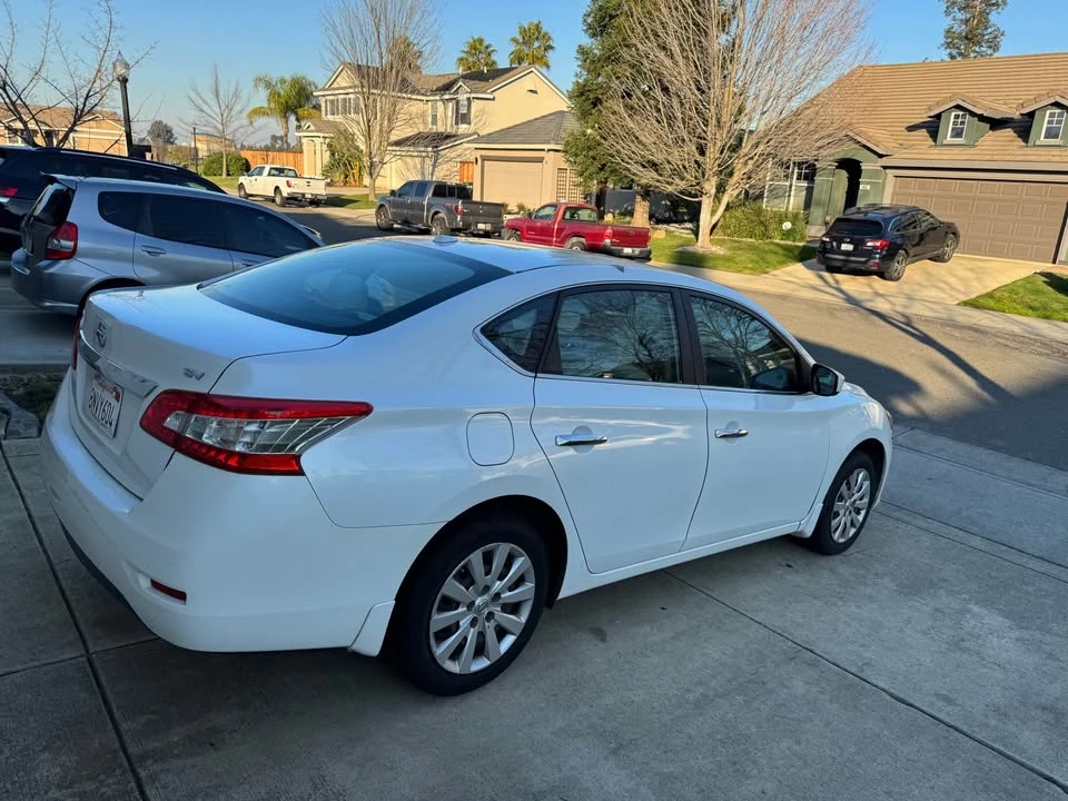 2015 Nissan Sentra 7th Gen - Image 3 of 9