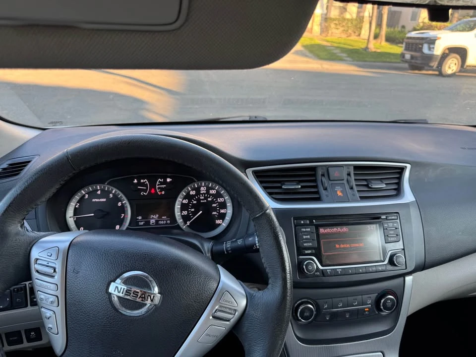 2015 Nissan Sentra 7th Gen - Image 5 of 9