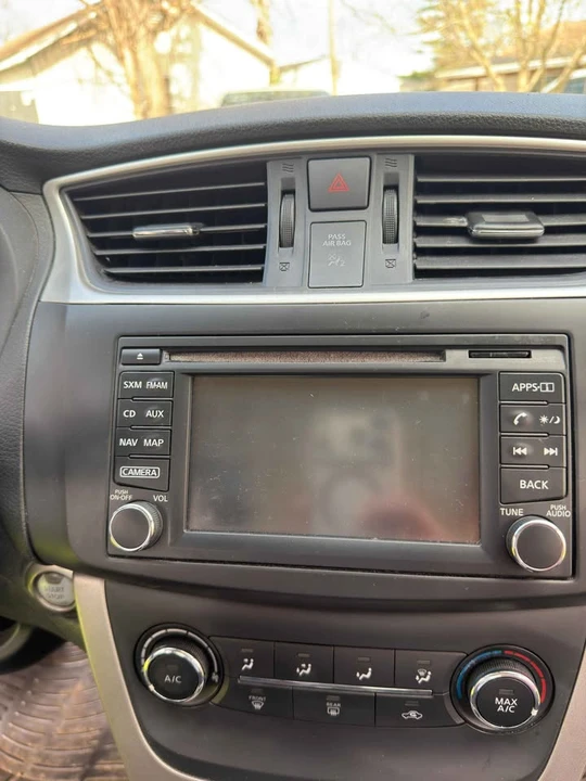 2015 Nissan Sentra 7th Gen - Image 9 of 15
