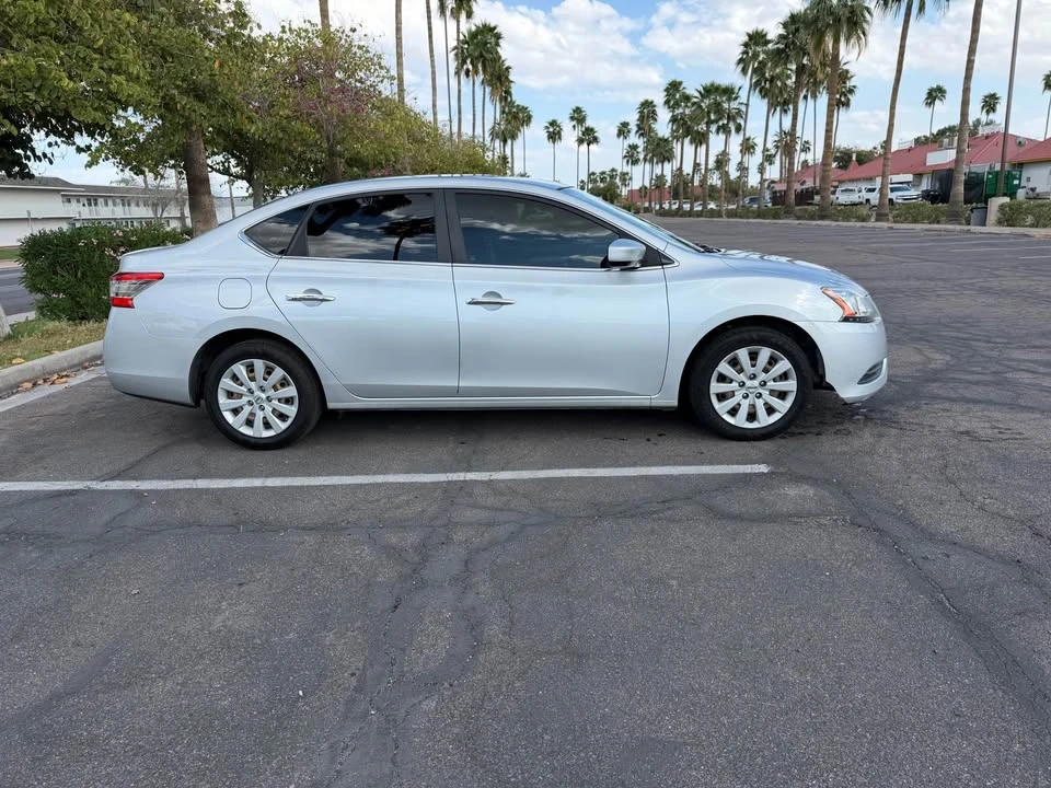 2015 Nissan Sentra 7th Gen - Image 4 of 11