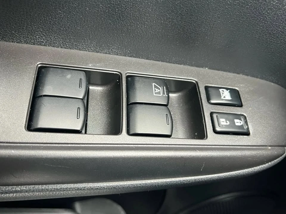 2015 Nissan Versa - Image 15 of 20