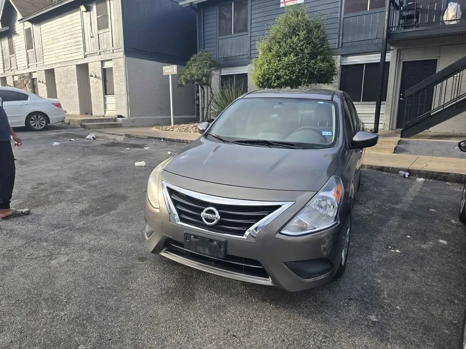 2015 Nissan Versa - Image 3 of 9
