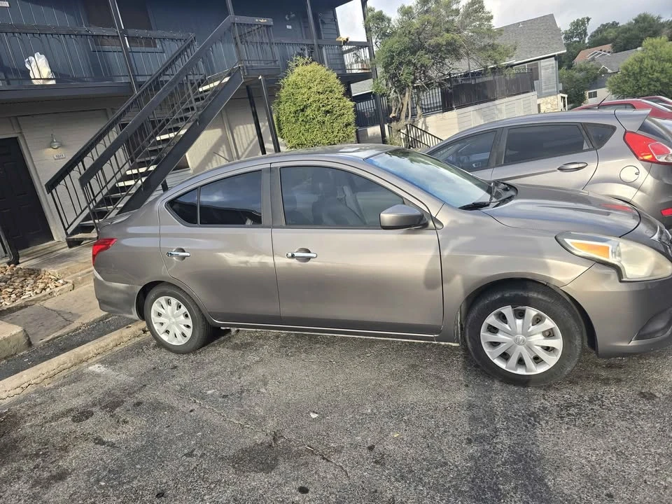 2015 Nissan Versa - Image 2 of 9