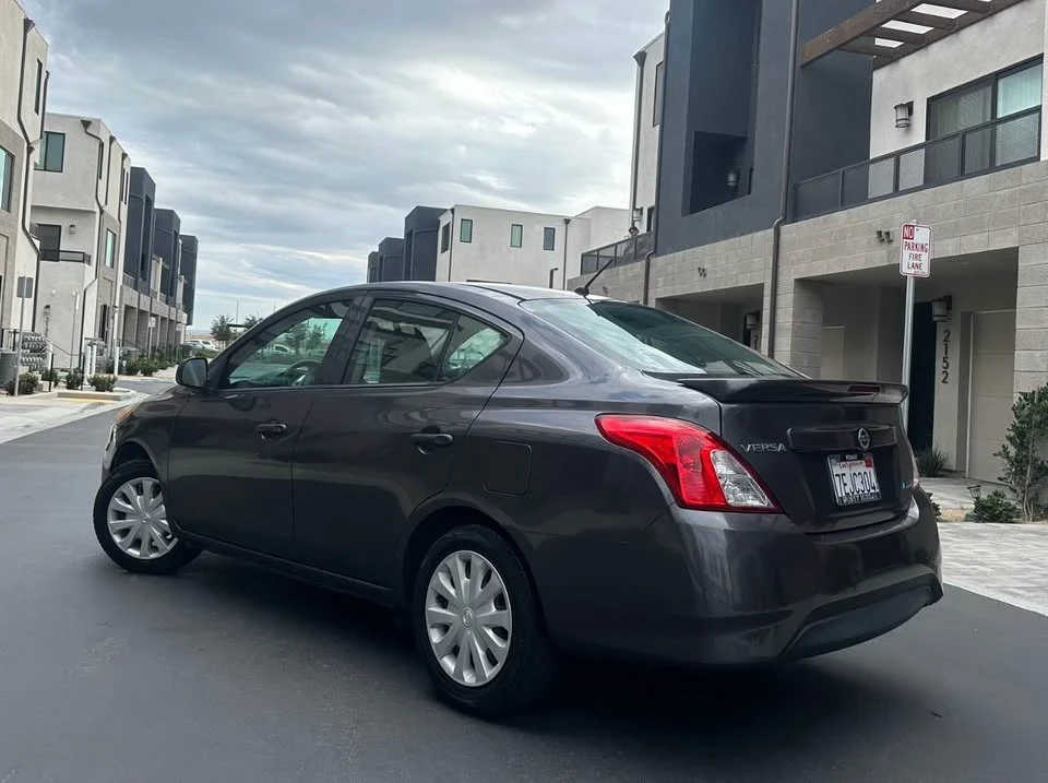 2015 Nissan Versa - Image 7 of 17
