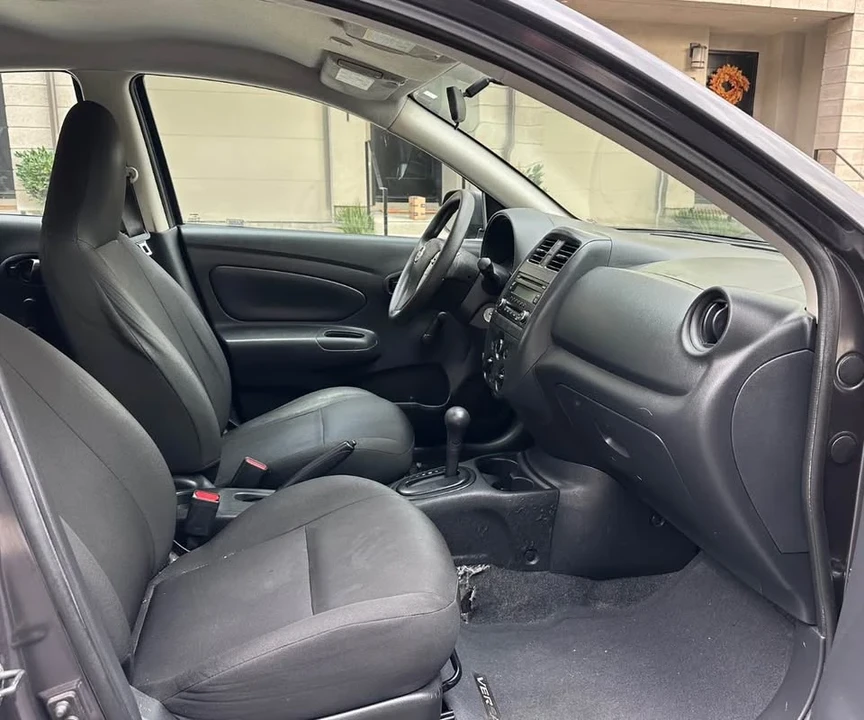 2015 Nissan Versa - Image 15 of 17
