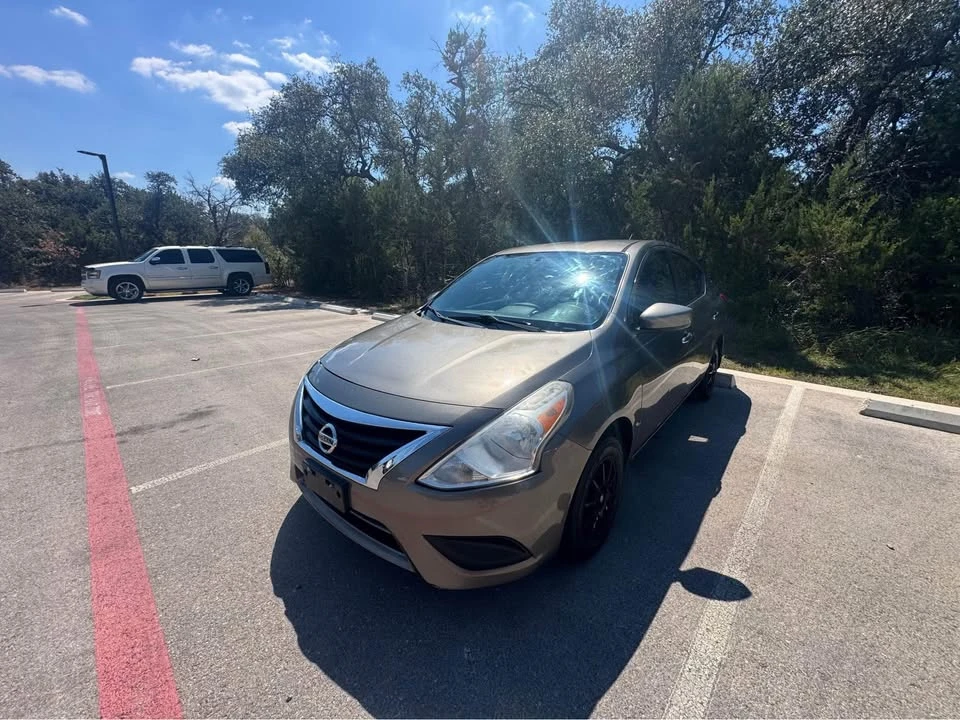 2015 Nissan Versa - Image 2 of 10