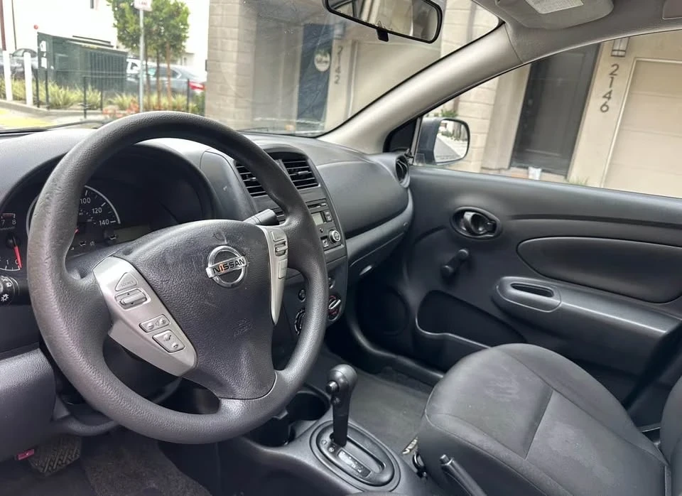 2015 Nissan Versa - Image 12 of 17
