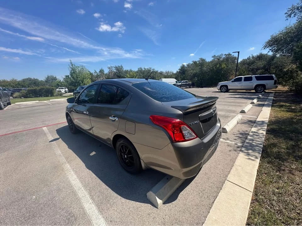 2015 Nissan Versa - Image 6 of 10