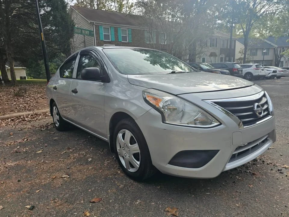 2015 Nissan Versa - Image 4 of 13