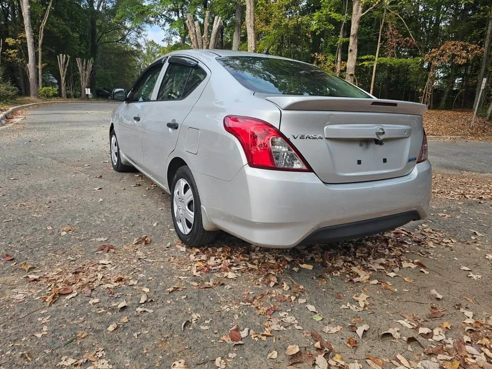 2015 Nissan Versa - Image 7 of 13