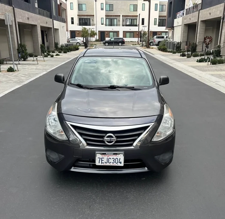 2015 Nissan Versa - Image 2 of 17