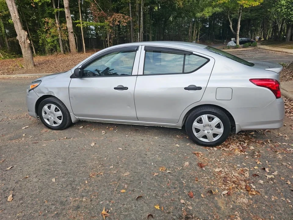 2015 Nissan Versa - Image 9 of 13
