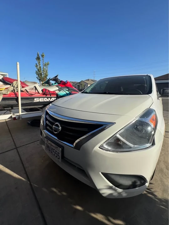 2015 Nissan Versa - Image 6 of 10