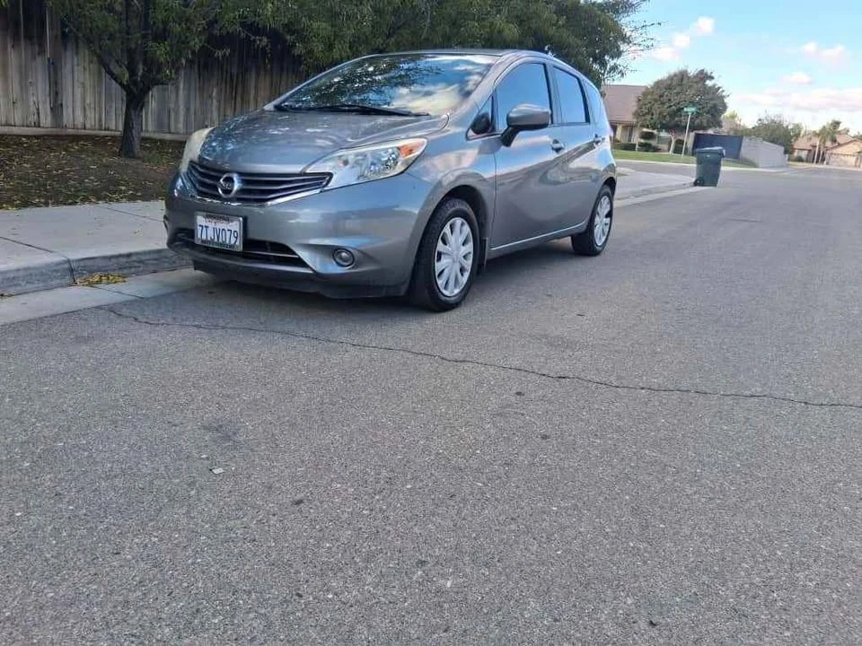 2015 Nissan Versa - Image 2 of 7