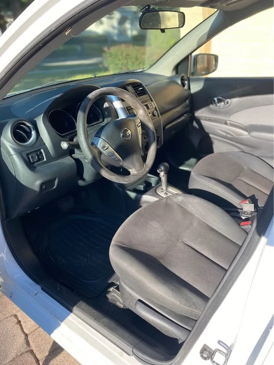 2015 Nissan Versa - Image 5 of 7