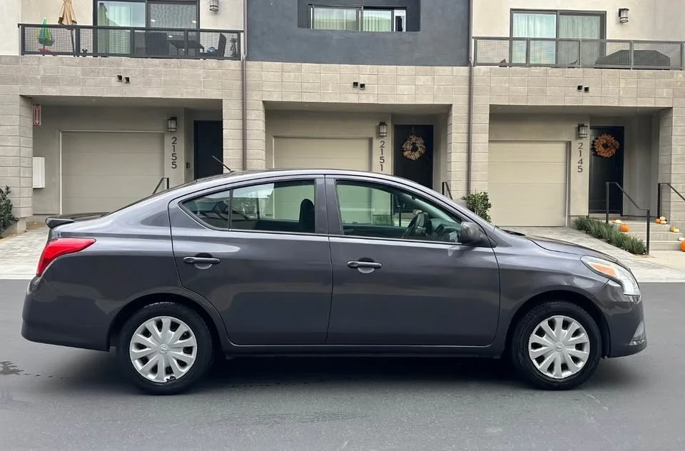 2015 Nissan Versa - Image 6 of 17