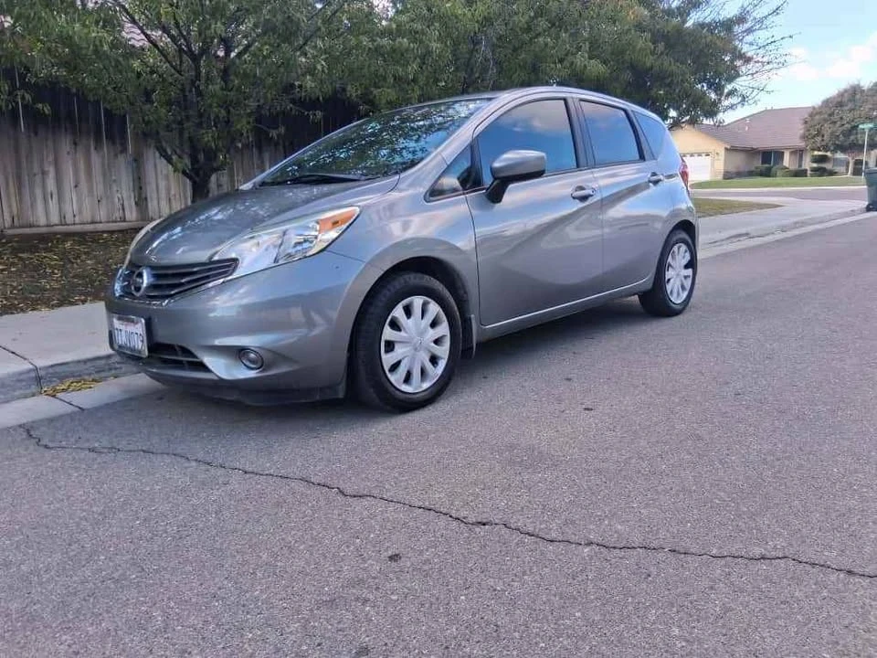 2015 Nissan Versa - Image 6 of 7
