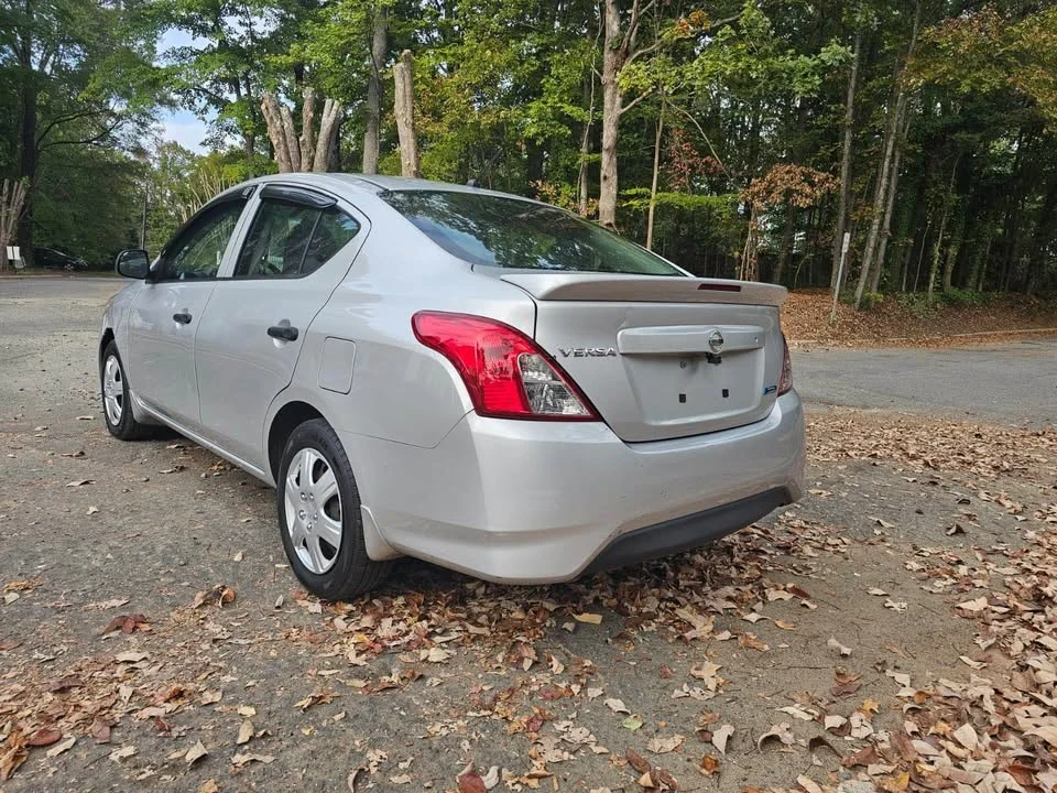 2015 Nissan Versa - Image 8 of 13