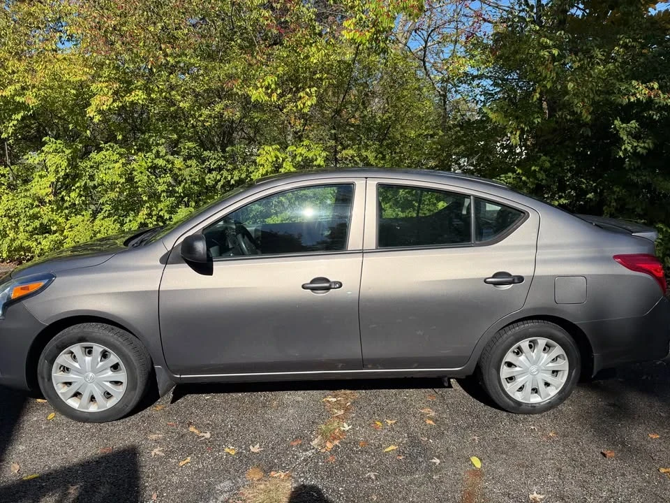 2015 Nissan Versa - Image 2 of 16