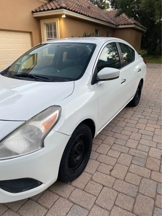 2015 Nissan Versa - Image 2 of 7