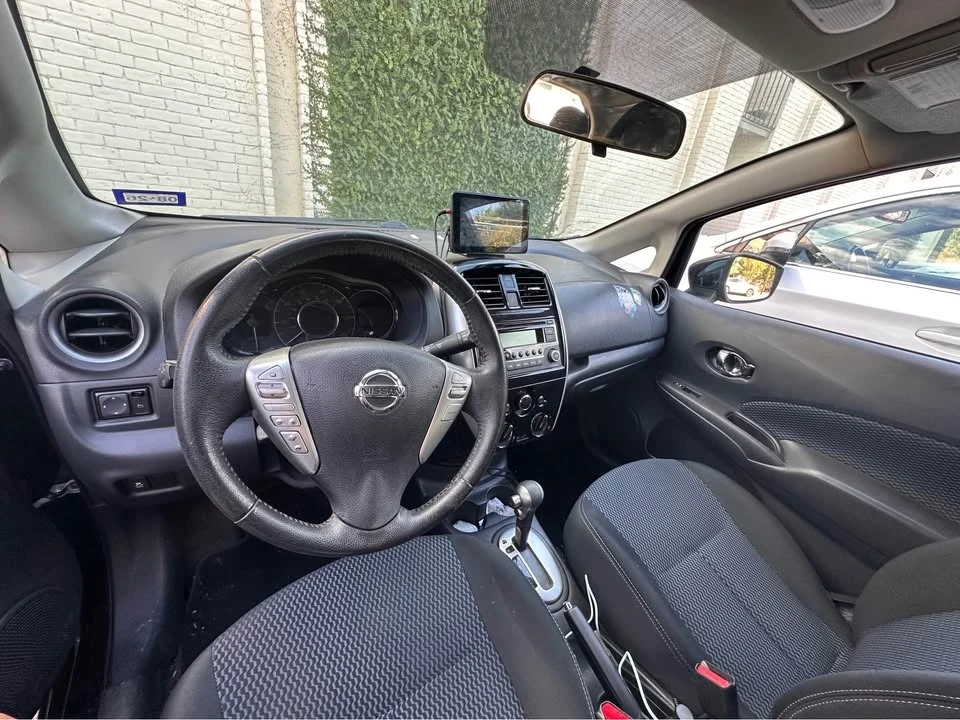 2015 Nissan Versa - Image 4 of 5