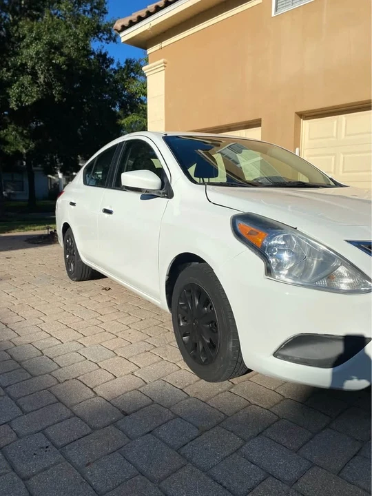 2015 Nissan Versa - Image 3 of 7