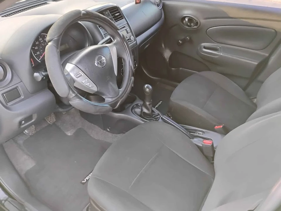 2015 Nissan Versa - Image 10 of 15