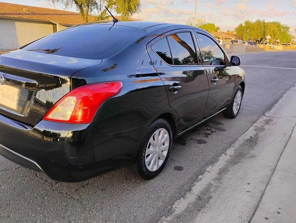 2015 Nissan Versa - Image 8 of 15