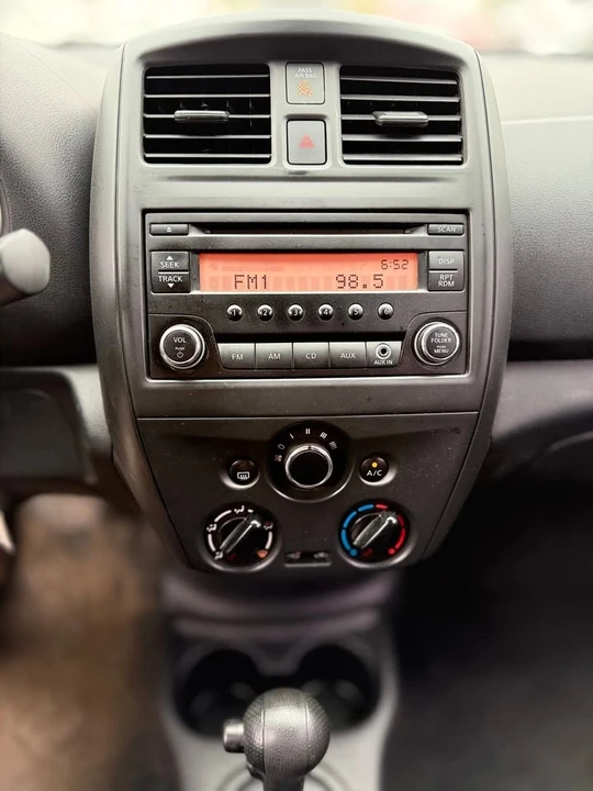 2015 Nissan Versa - Image 14 of 18