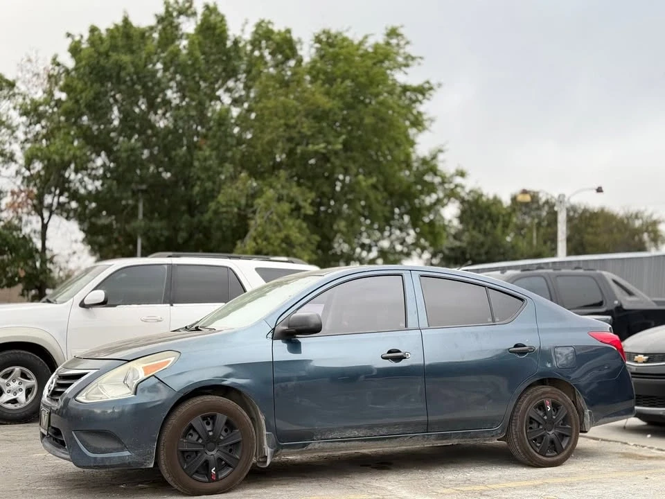 2015 Nissan Versa - Image 3 of 18