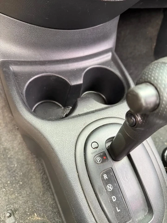 2015 Nissan Versa - Image 16 of 18