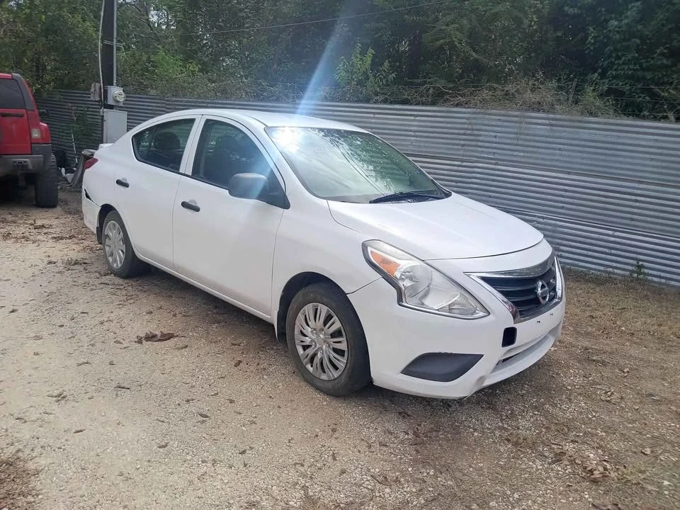 2015 Nissan Versa - Image 2 of 6