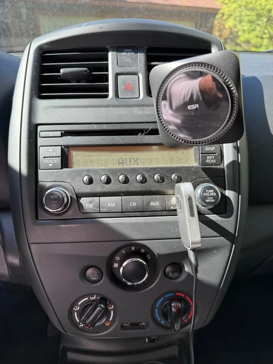 2015 Nissan Versa - Image 8 of 16
