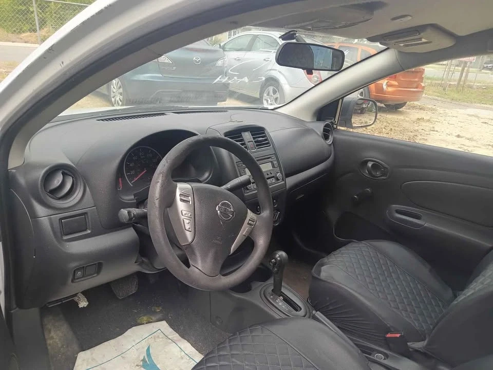 2015 Nissan Versa - Image 5 of 6
