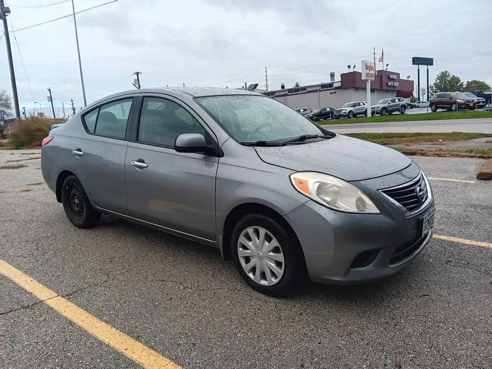 2015 Nissan Versa - Image 4 of 7