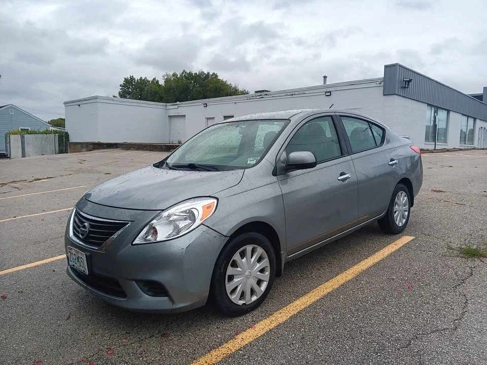 2015 Nissan Versa - Image 5 of 7