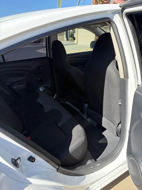 2015 Nissan Versa - Image 10 of 12