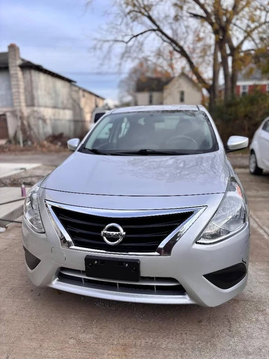 2015 Nissan Versa - Image 2 of 13