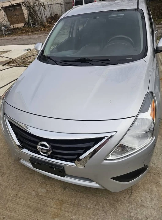 2015 Nissan Versa - Image 11 of 13