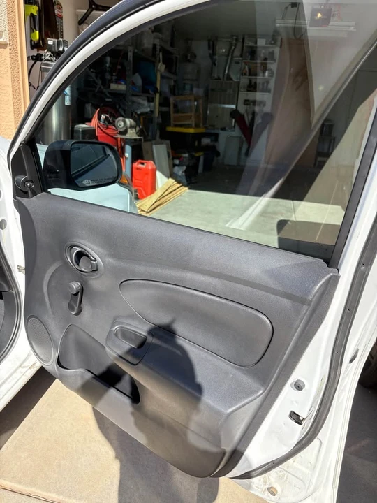 2015 Nissan Versa - Image 11 of 12