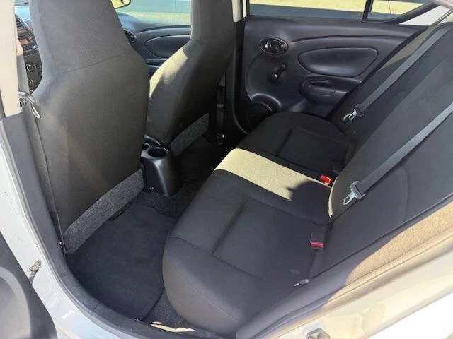 2015 Nissan Versa - Image 10 of 15