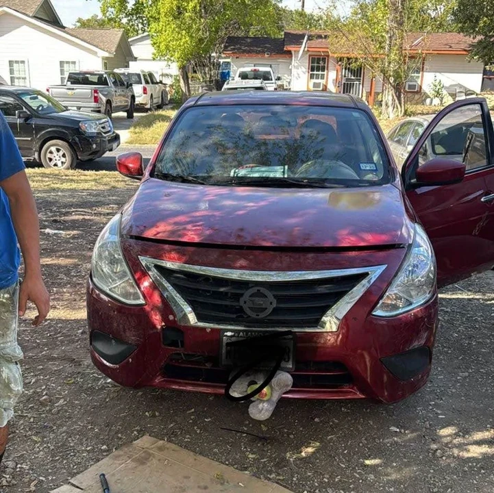 2015 Nissan Versa - Image 3 of 3