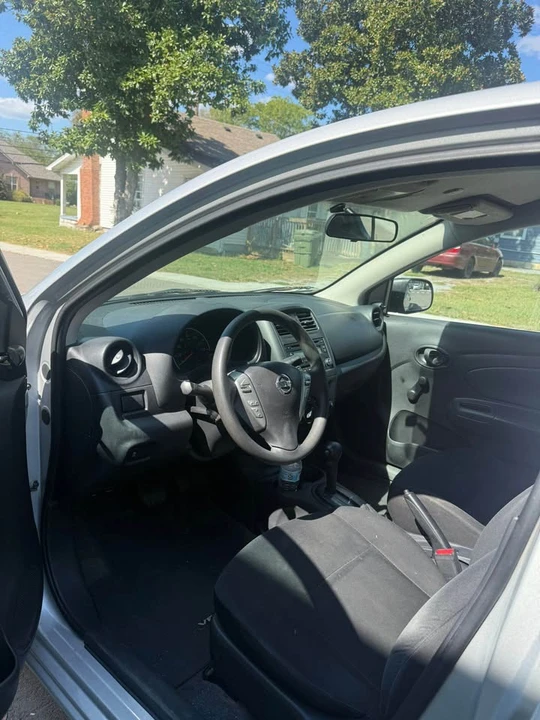 2015 Nissan Versa - Image 2 of 4
