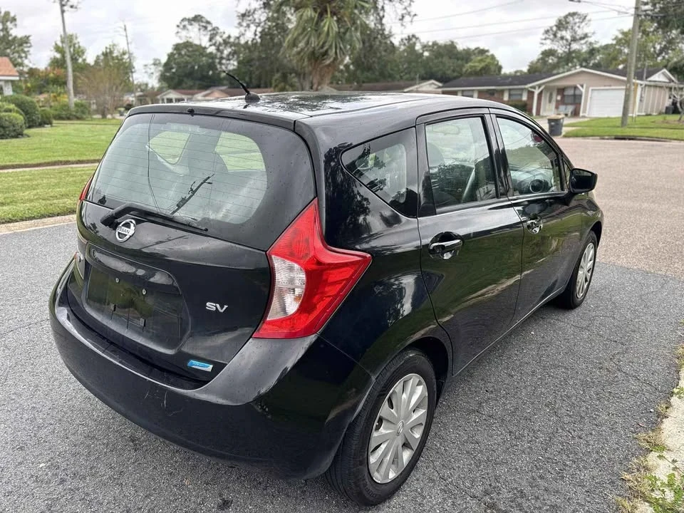 2015 Nissan Versa - Image 4 of 8