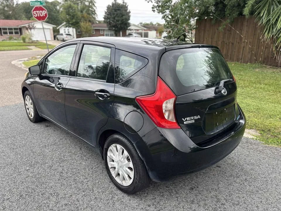 2015 Nissan Versa - Image 4 of 8