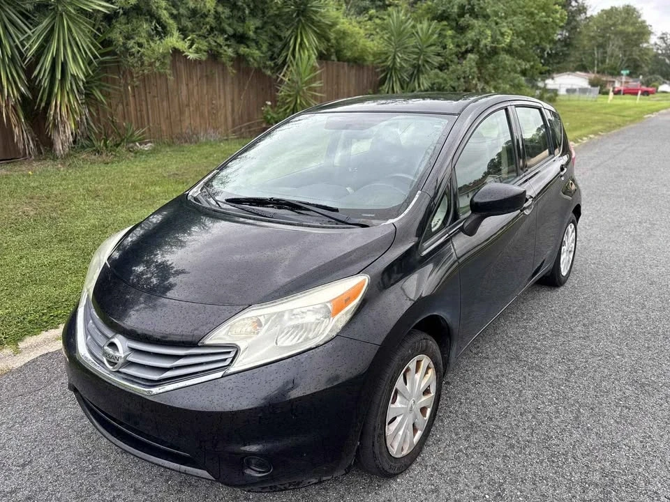 2015 Nissan Versa - Image 2 of 8