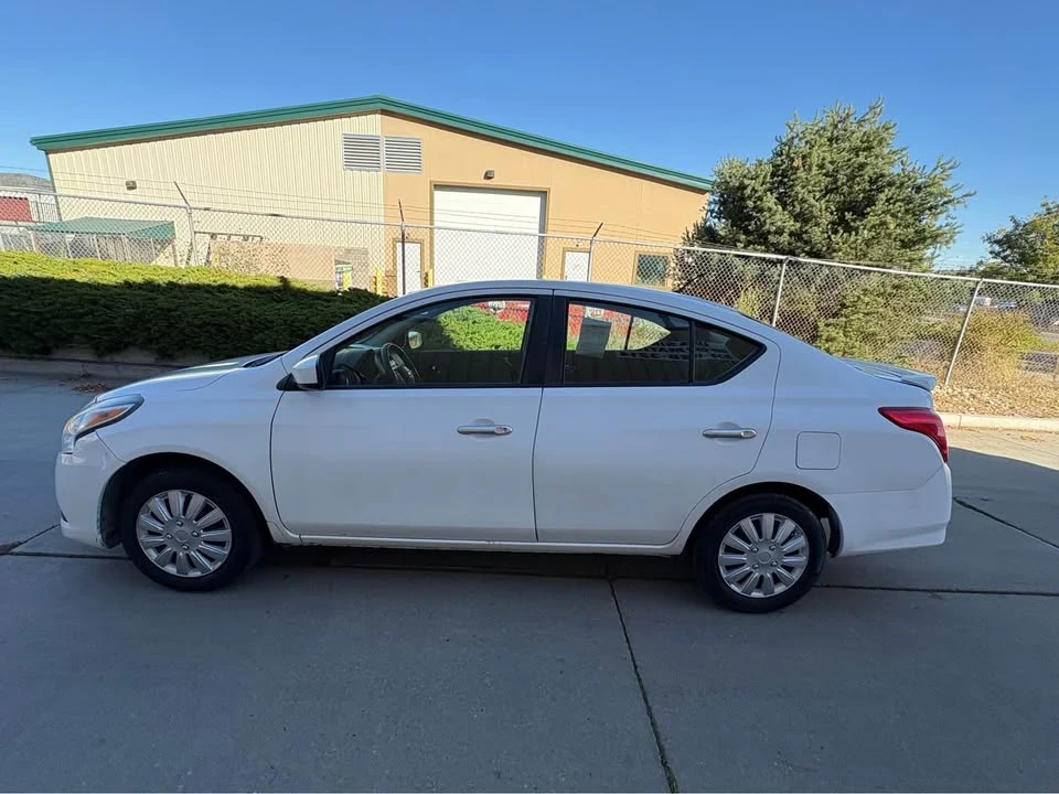 2015 Nissan Versa - Image 8 of 13